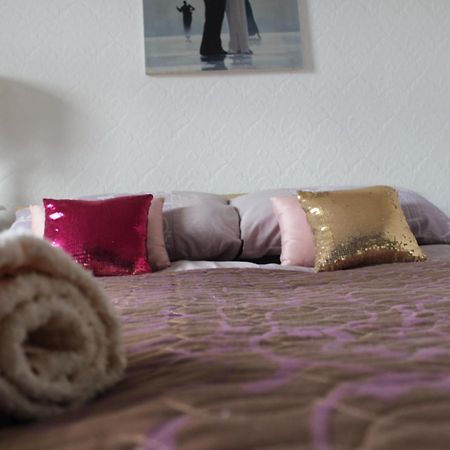 Mother-In-Law Guest House Hotel Leeds Лидс Экстерьер фото