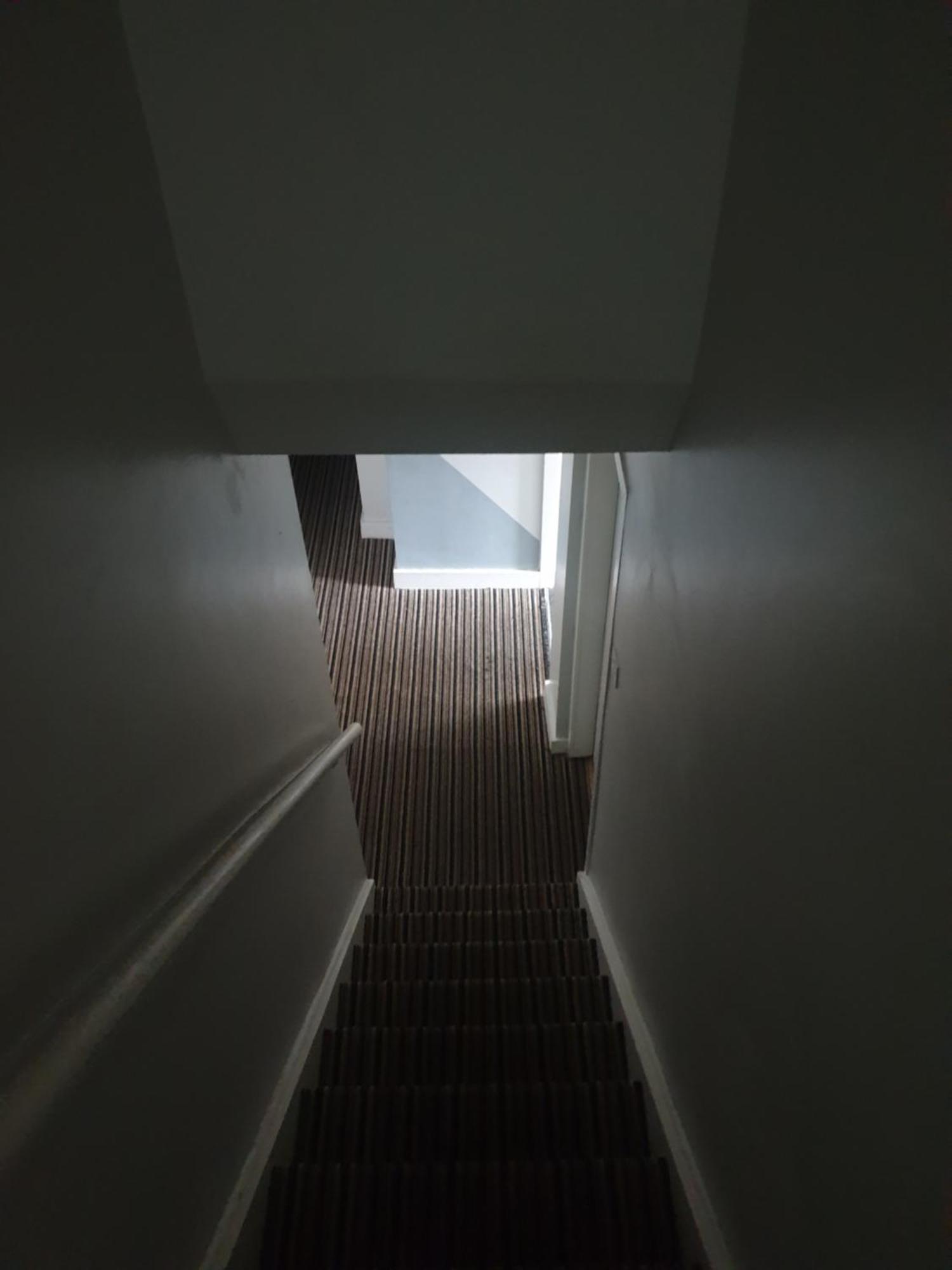 Mother-In-Law Guest House Hotel Leeds Лидс Экстерьер фото
