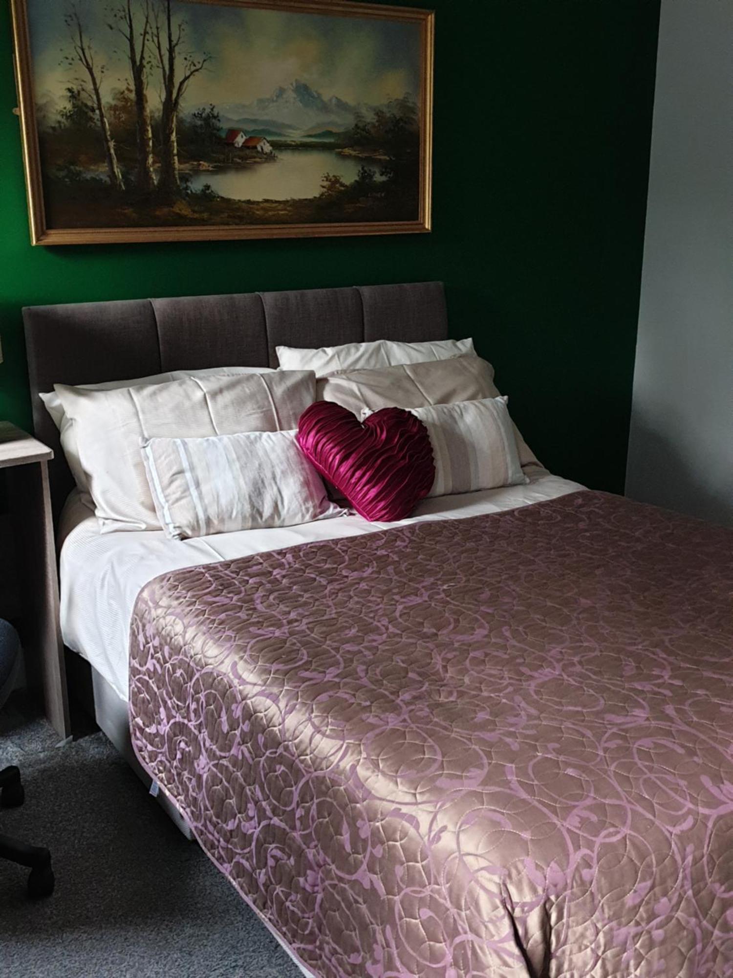 Mother-In-Law Guest House Hotel Leeds Лидс Экстерьер фото